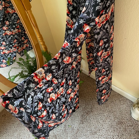 Floral open back dress. - Picture 6 of 11